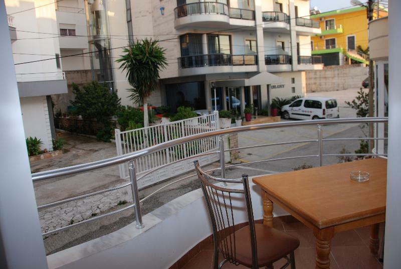 Hotel Strora Sarandë Eksteriør bilde